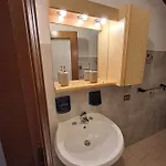Mansardhouse Zona Bellagio アパート Magreglio
