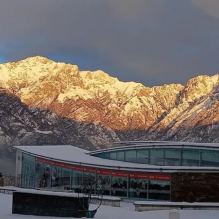 Апартаменты Mansardhouse Zona Bellagio *