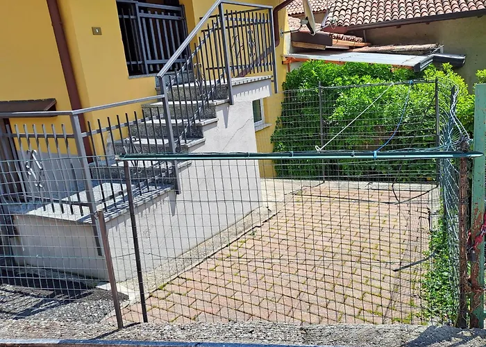 Mansardhouse Zona Bellagio Апартаменты Магрельо